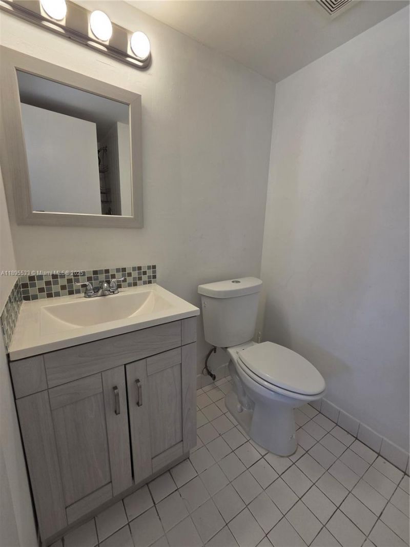 2600 Collins Ave, Unit 509, Miami Beach, FL 33140 Photo