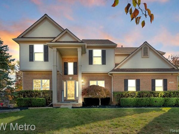 14333 Pond Bluff Drive, Belleville, MI 48111