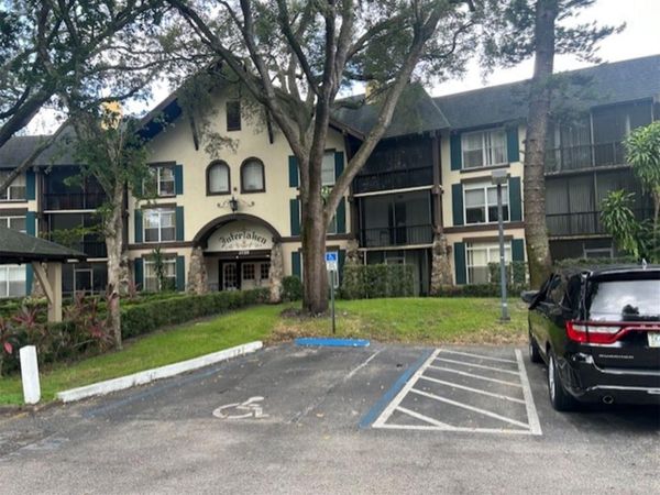 3720 Inverrary Drive, Unit 1T, Lauderhill, FL 33319