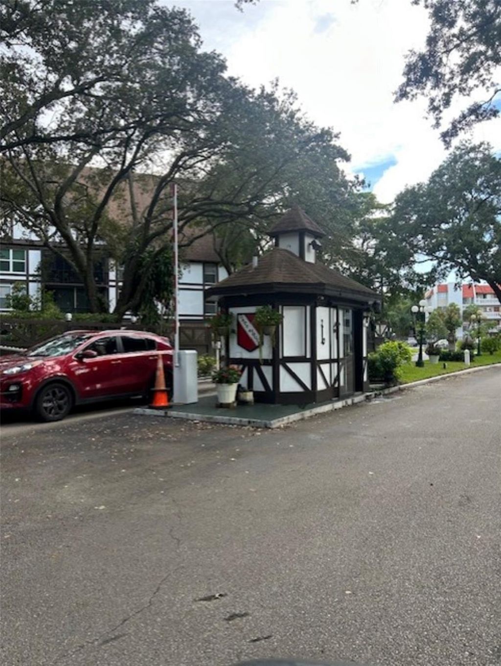 3720 Inverrary Drive, Unit 1T, Lauderhill, FL 33319 Photo