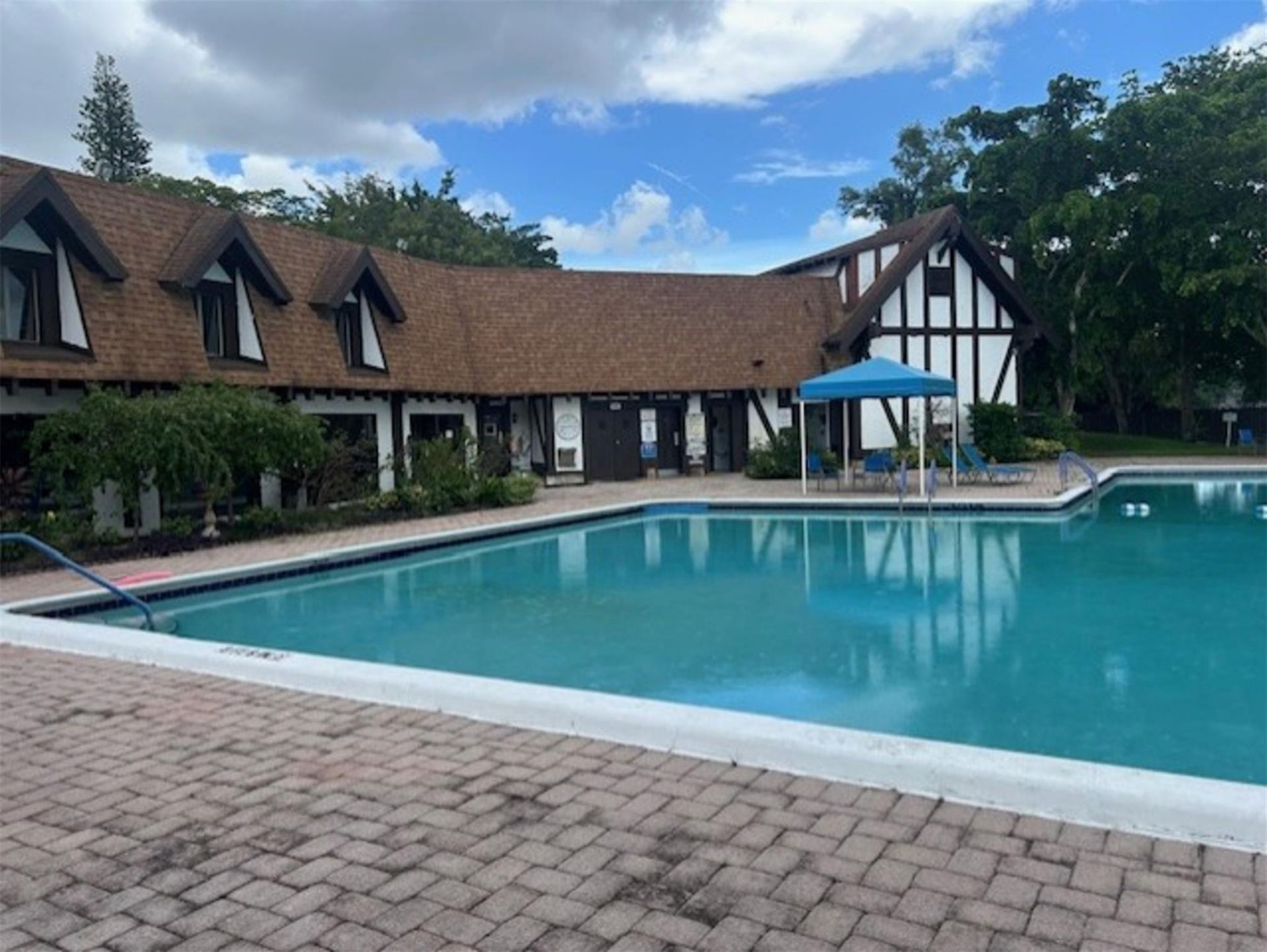 3720 Inverrary Drive, Unit 1T, Lauderhill, FL 33319 Photo