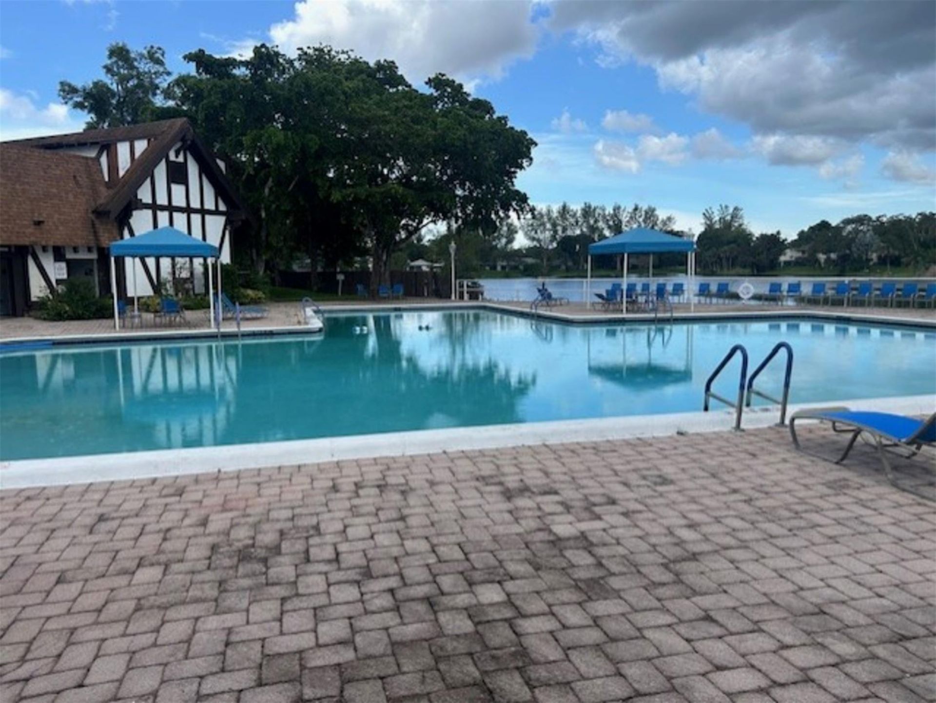 3720 Inverrary Drive, Unit 1T, Lauderhill, FL 33319 Photo