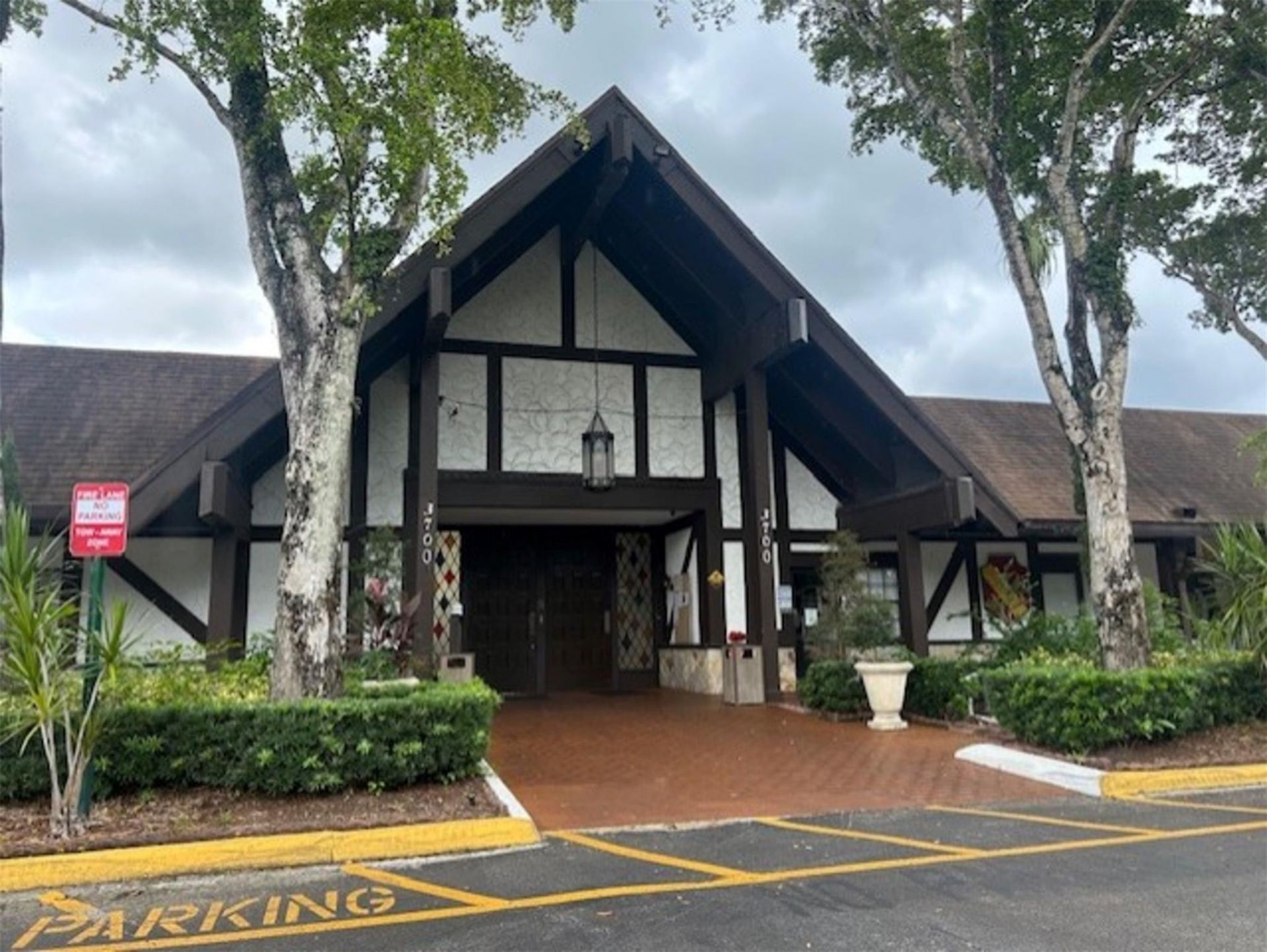 3720 Inverrary Drive, Unit 1T, Lauderhill, FL 33319 Photo