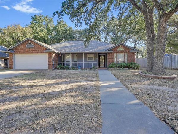 1108 Pine Ridge Drive, Azle, TX 76020