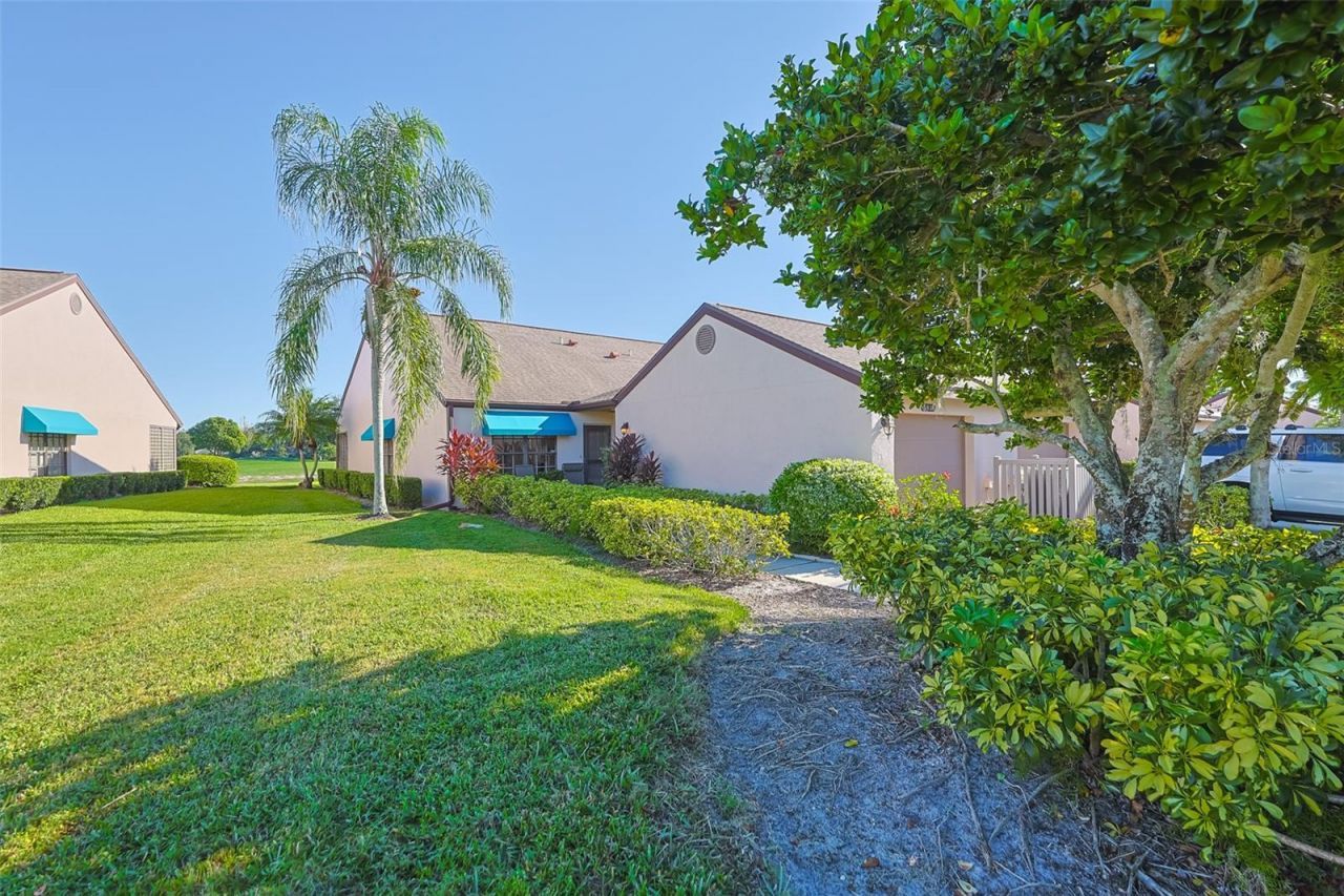 5941 Clubside Drive, Unit 5941, Sarasota, FL 34243 Photo