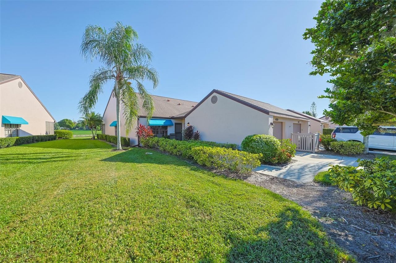 5941 Clubside Drive, Unit 5941, Sarasota, FL 34243 Photo