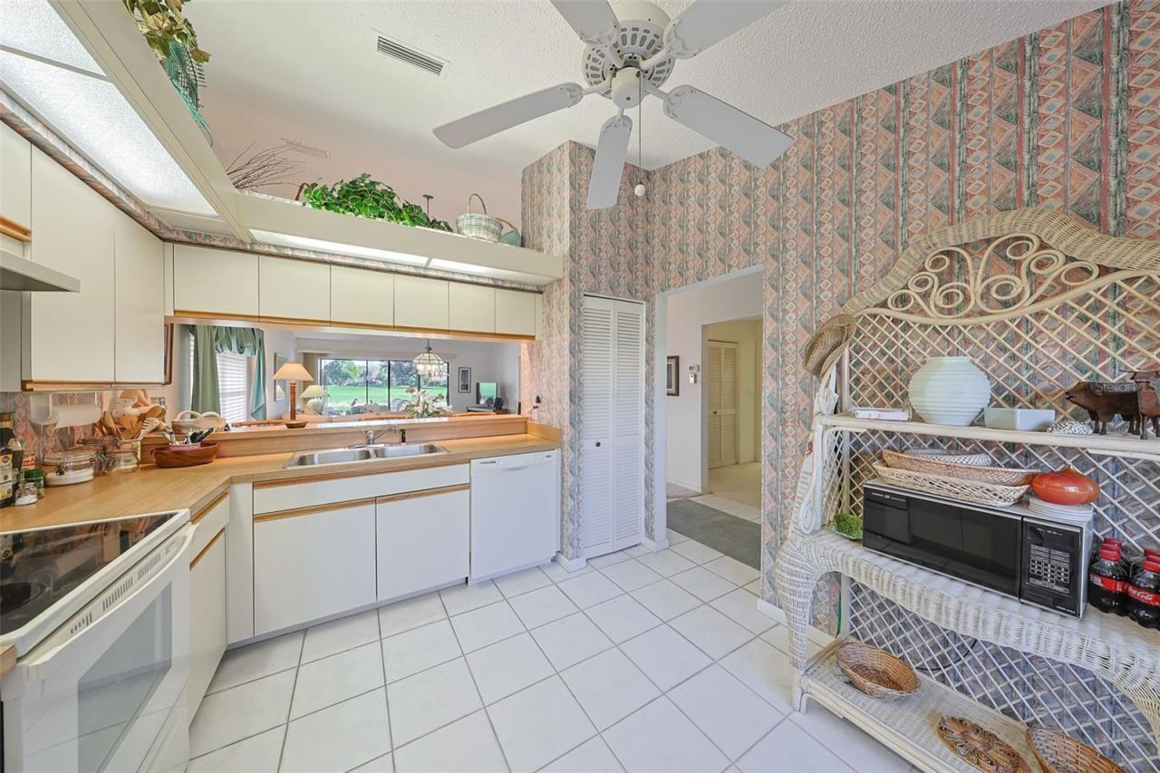 5941 Clubside Drive, Unit 5941, Sarasota, FL 34243 Photo