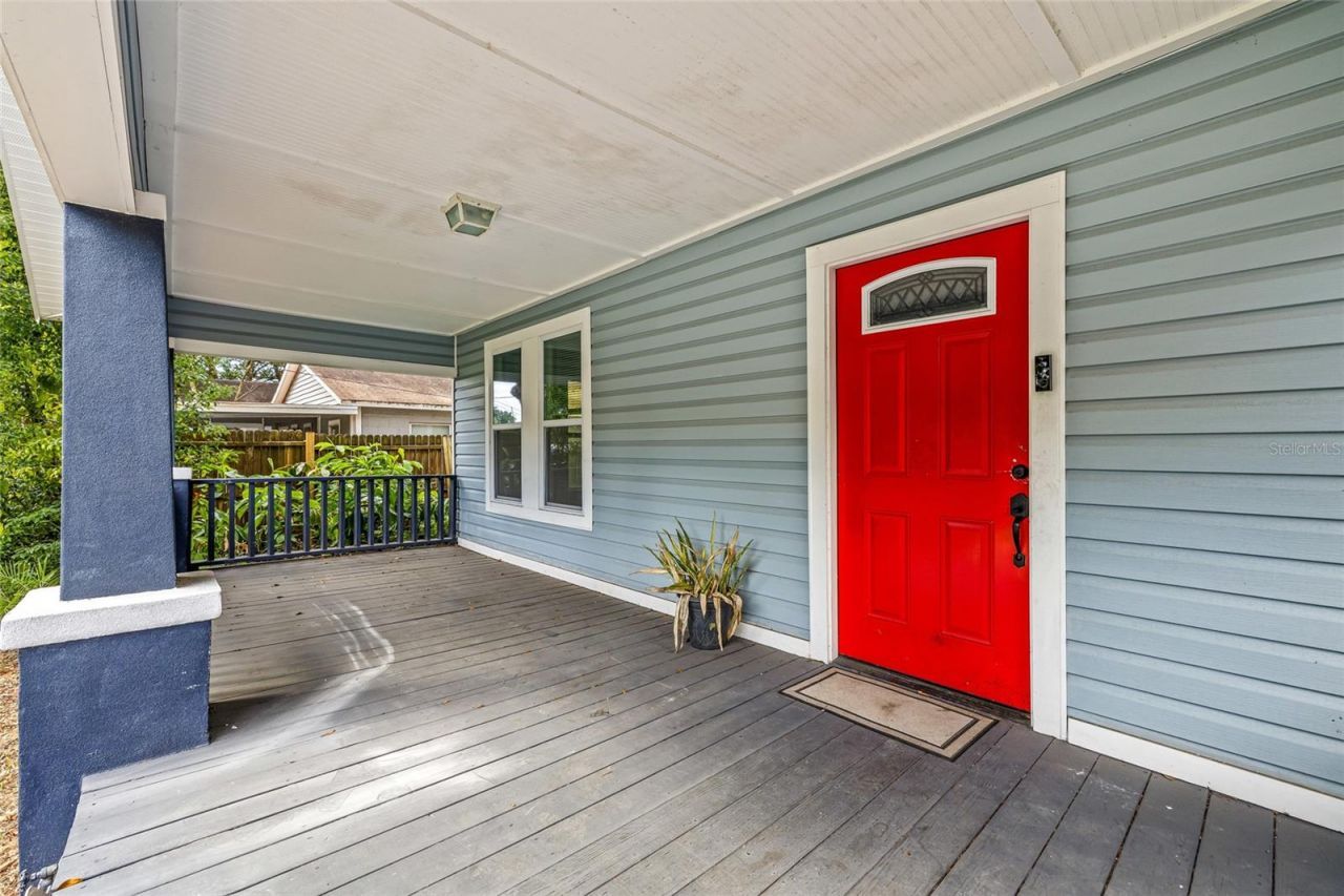210 E Cluster Avenue, Tampa, FL 33604 Photo