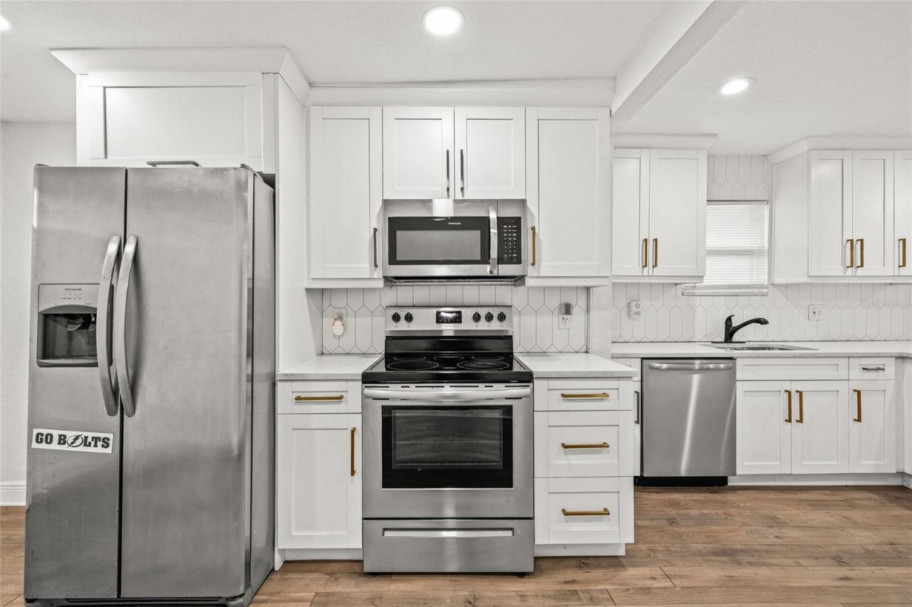 210 E Cluster Avenue, Tampa, FL 33604 Photo