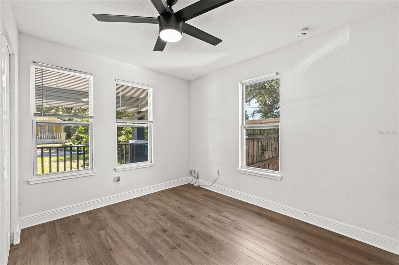 210 E Cluster Avenue, Tampa, FL 33604 Photo