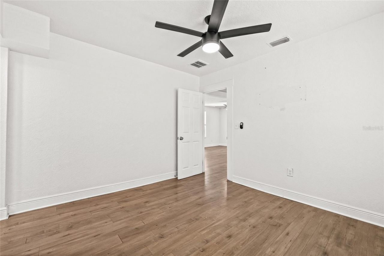210 E Cluster Avenue, Tampa, FL 33604 Photo