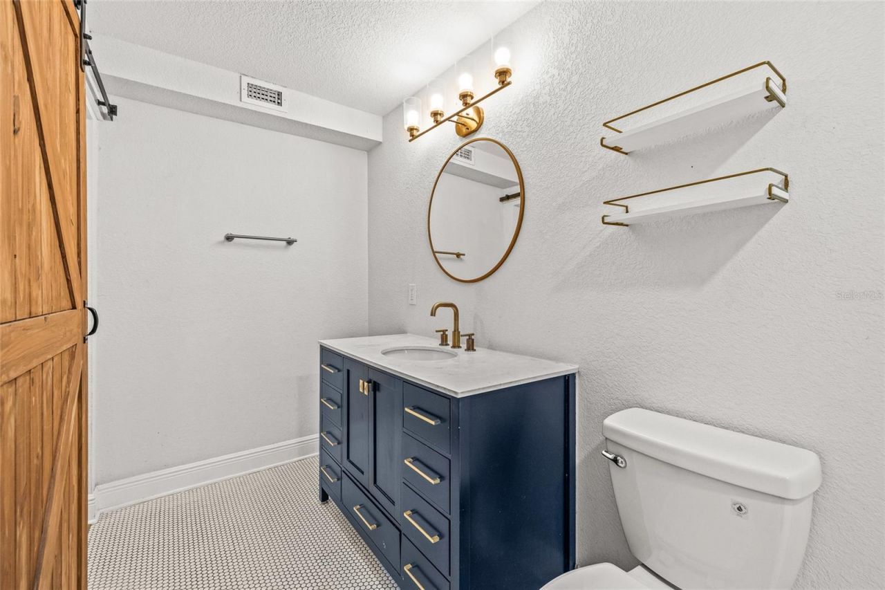 210 E Cluster Avenue, Tampa, FL 33604 Photo