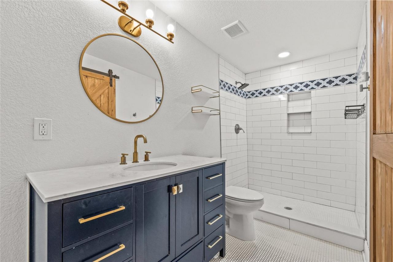 210 E Cluster Avenue, Tampa, FL 33604 Photo