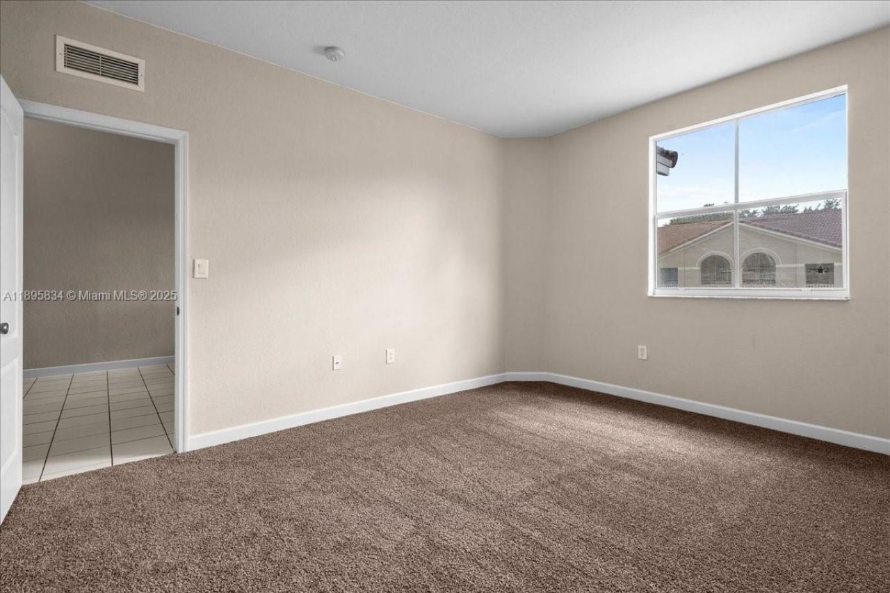 1677 SE 27th Ct, Unit 202, Homestead, FL 33035 Photo