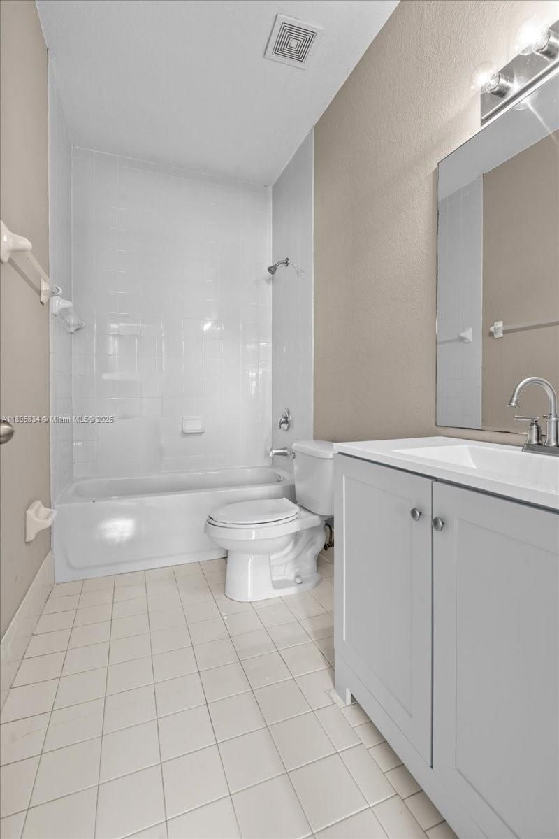 1677 SE 27th Ct, Unit 202, Homestead, FL 33035 Photo