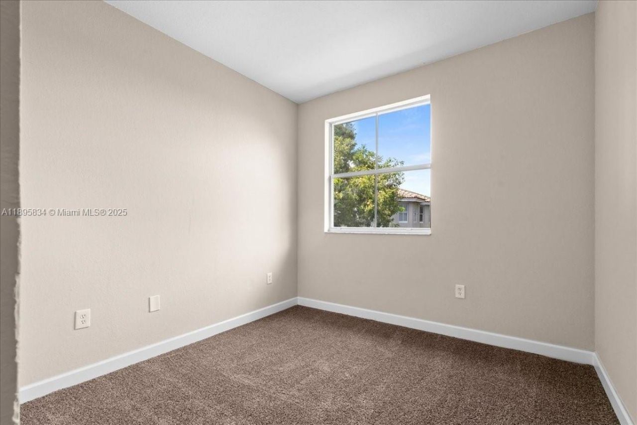 1677 SE 27th Ct, Unit 202, Homestead, FL 33035 Photo