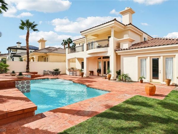 27 Avenida Fiori, Henderson, NV 89011