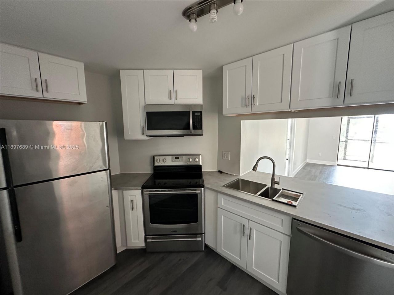 855 NE 209th St, Unit 103-34, Miami, FL 33179 Photo