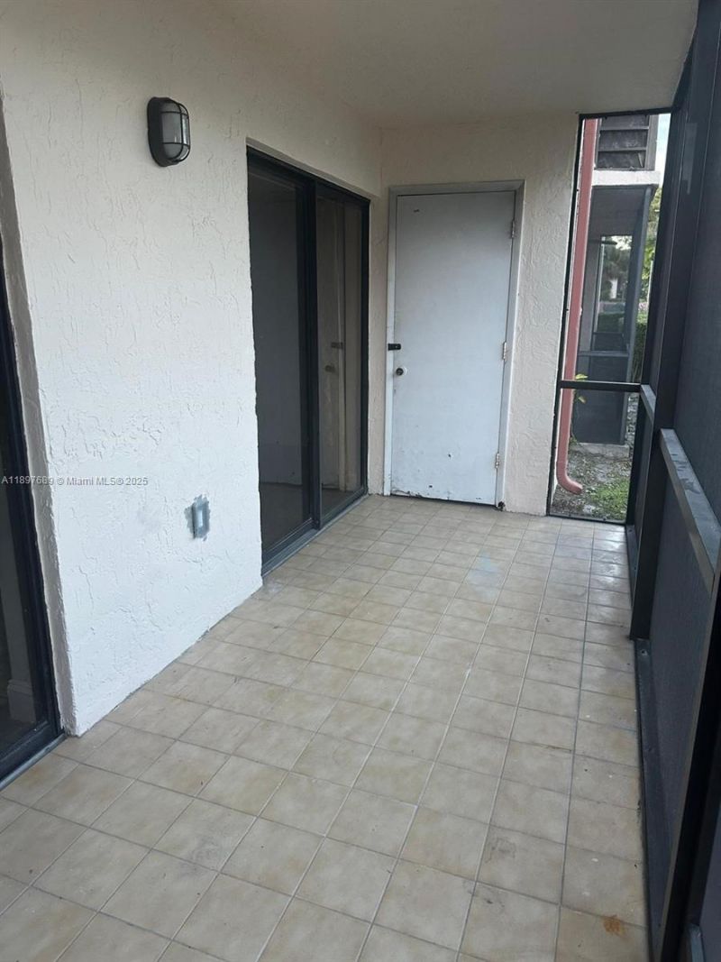 855 NE 209th St, Unit 103-34, Miami, FL 33179 Photo