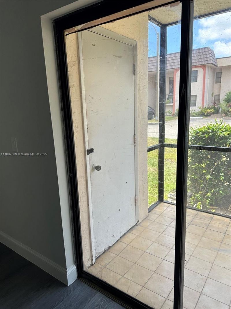 855 NE 209th St, Unit 103-34, Miami, FL 33179 Photo
