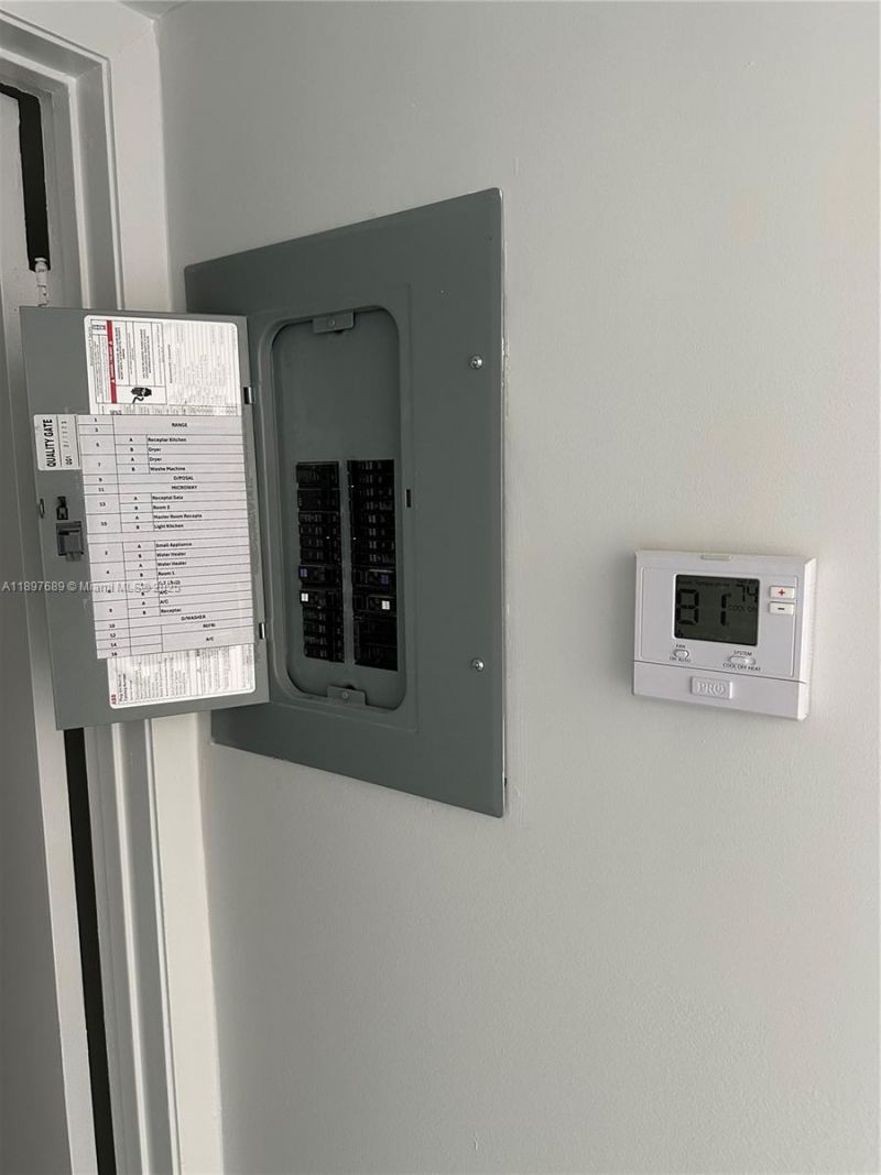 855 NE 209th St, Unit 103-34, Miami, FL 33179 Photo