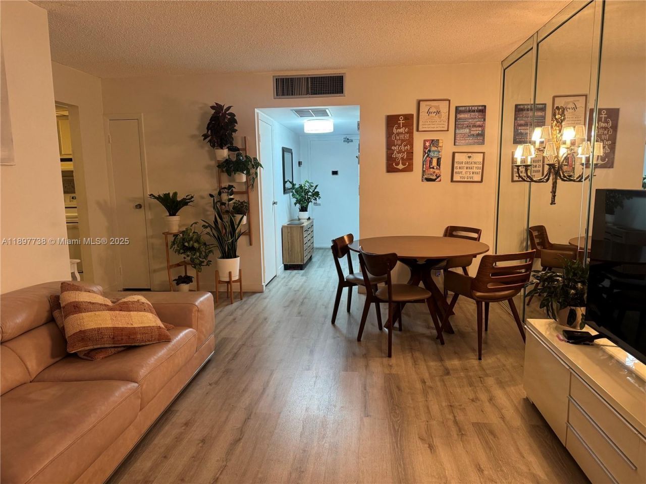 20301 W Country Club Dr, Unit 821, Aventura, FL 33180 Photo