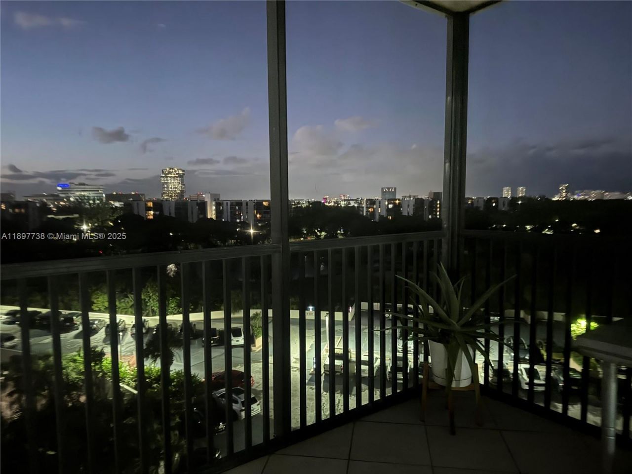 20301 W Country Club Dr, Unit 821, Aventura, FL 33180 Photo