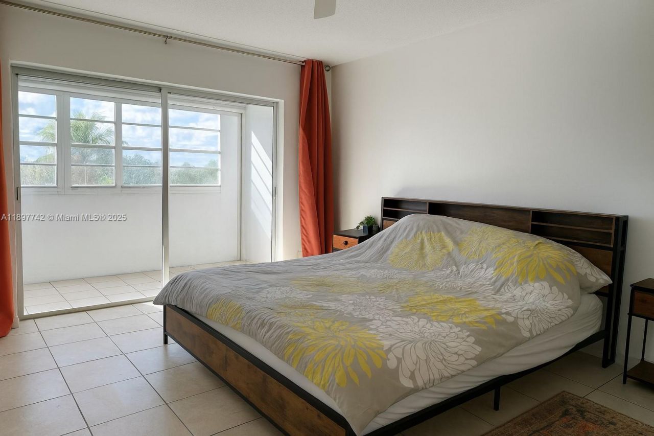 215 SE 3rd Ave, Unit 304B, Hallandale Beach, FL 33009 Photo