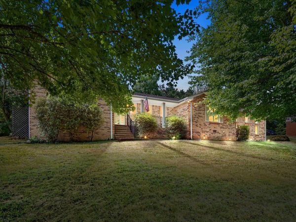 1606 Iroquois Rd, Clarksville, TN 37043