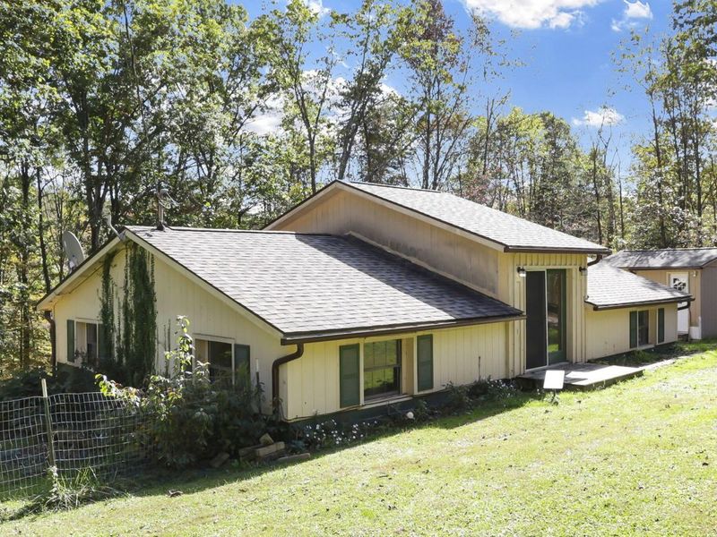 852 Wallace Road, Little Hocking, OH 45742 Photo 2