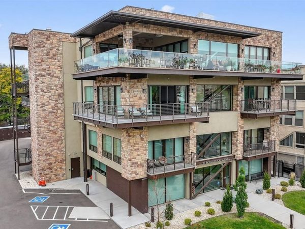 20 Boulder Crescent Street, Unit 202, Colorado Springs, CO 80903