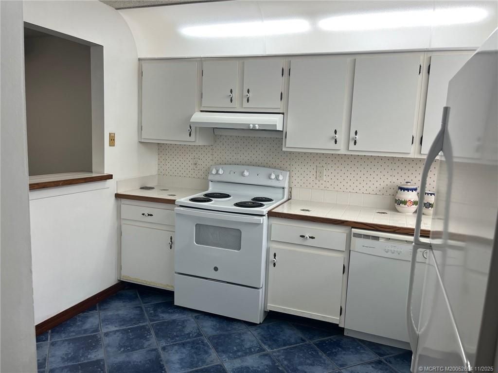 1290 SE Parkview Place, Unit A9, Stuart, FL 34994 Photo