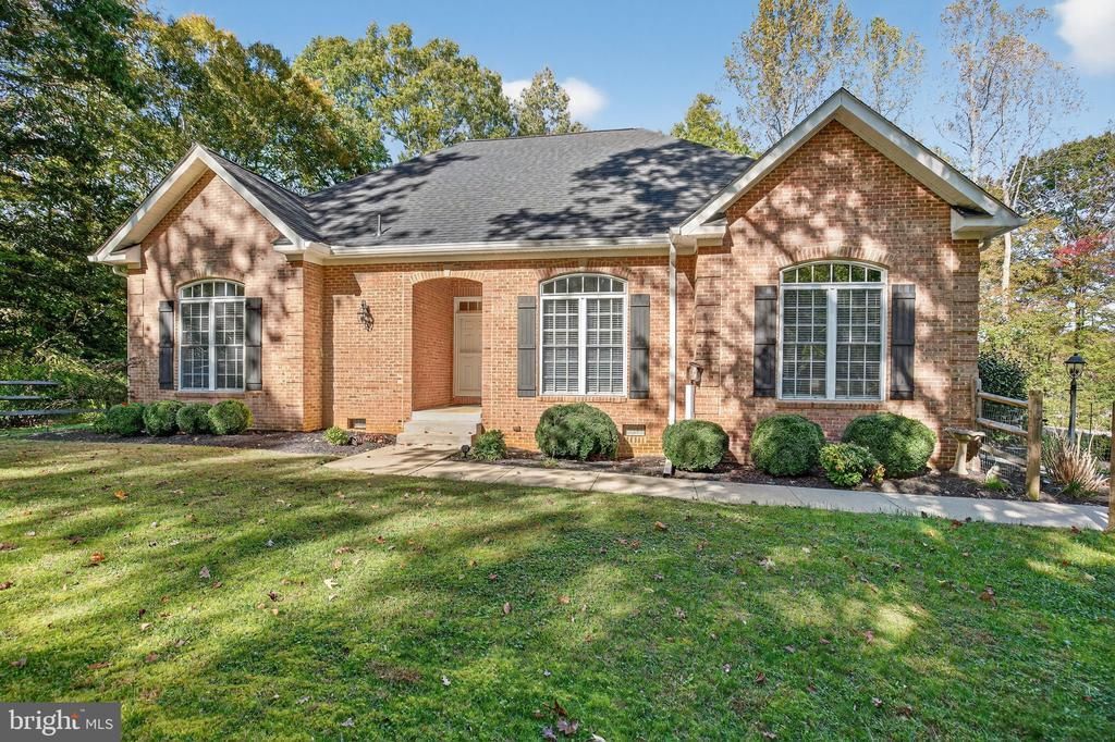 17260 Braddock Place, Hughesville, MD 20637 Main Photo