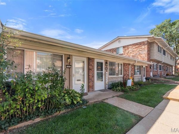 10682 Carroll Wood Way, St Louis, MO 63128
