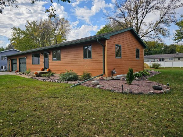 804 6th Avenue SE, Pipestone, MN 56164