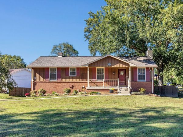 900 Cointreau Dr, Hermitage, TN 37076