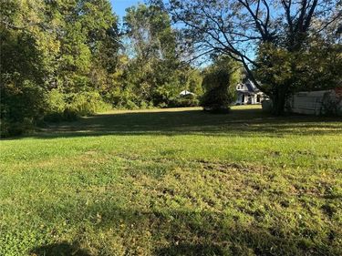 5822 NE Barnes Avenue, Kansas City, MO 64119