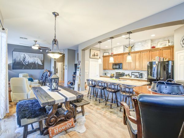 42424 N GAVILAN PEAK Parkway, Unit 63212, Anthem, AZ 85086