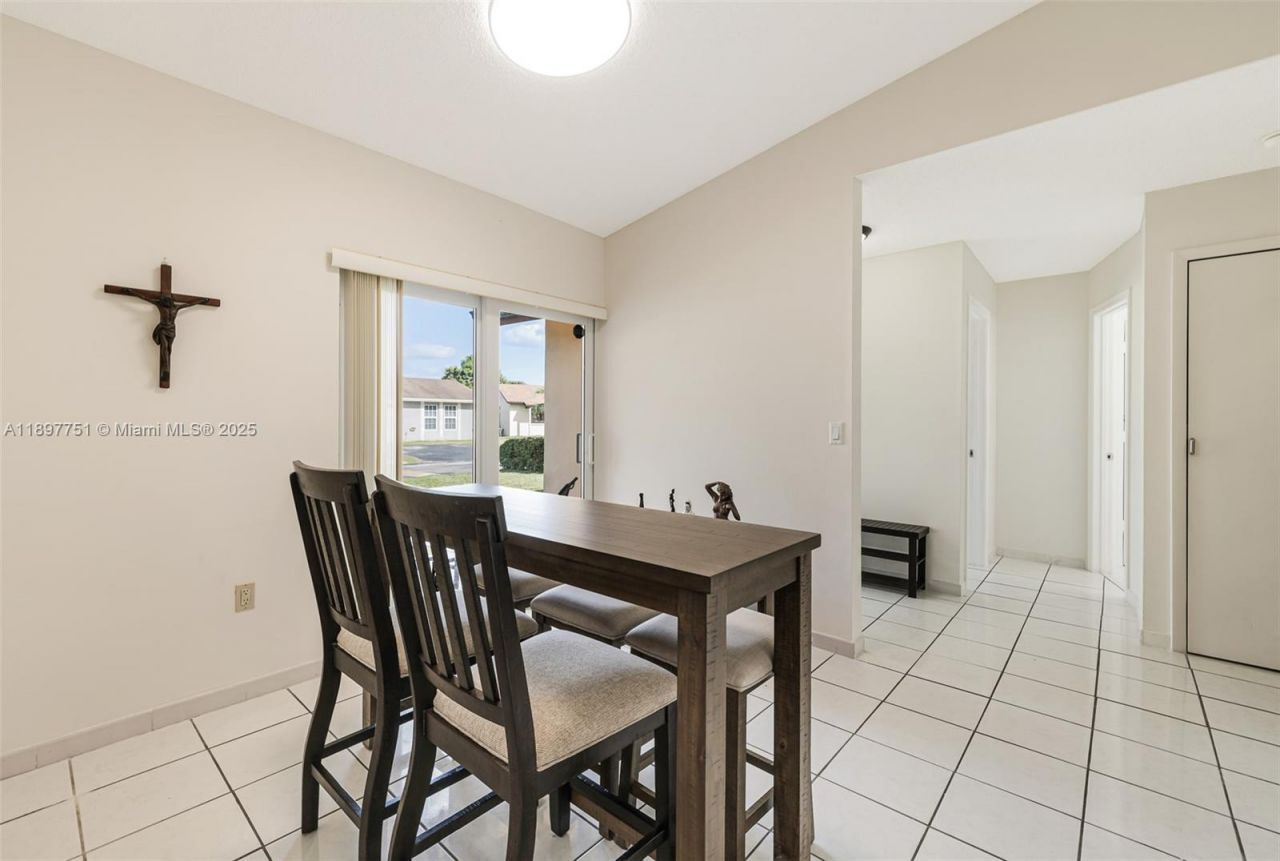 4216 SW 138th Ct, Miami, FL 33175 Photo