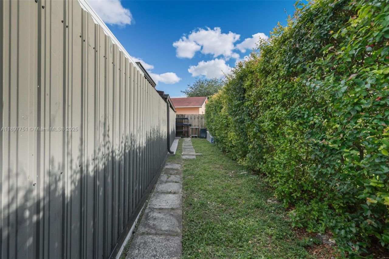 4216 SW 138th Ct, Miami, FL 33175 Photo