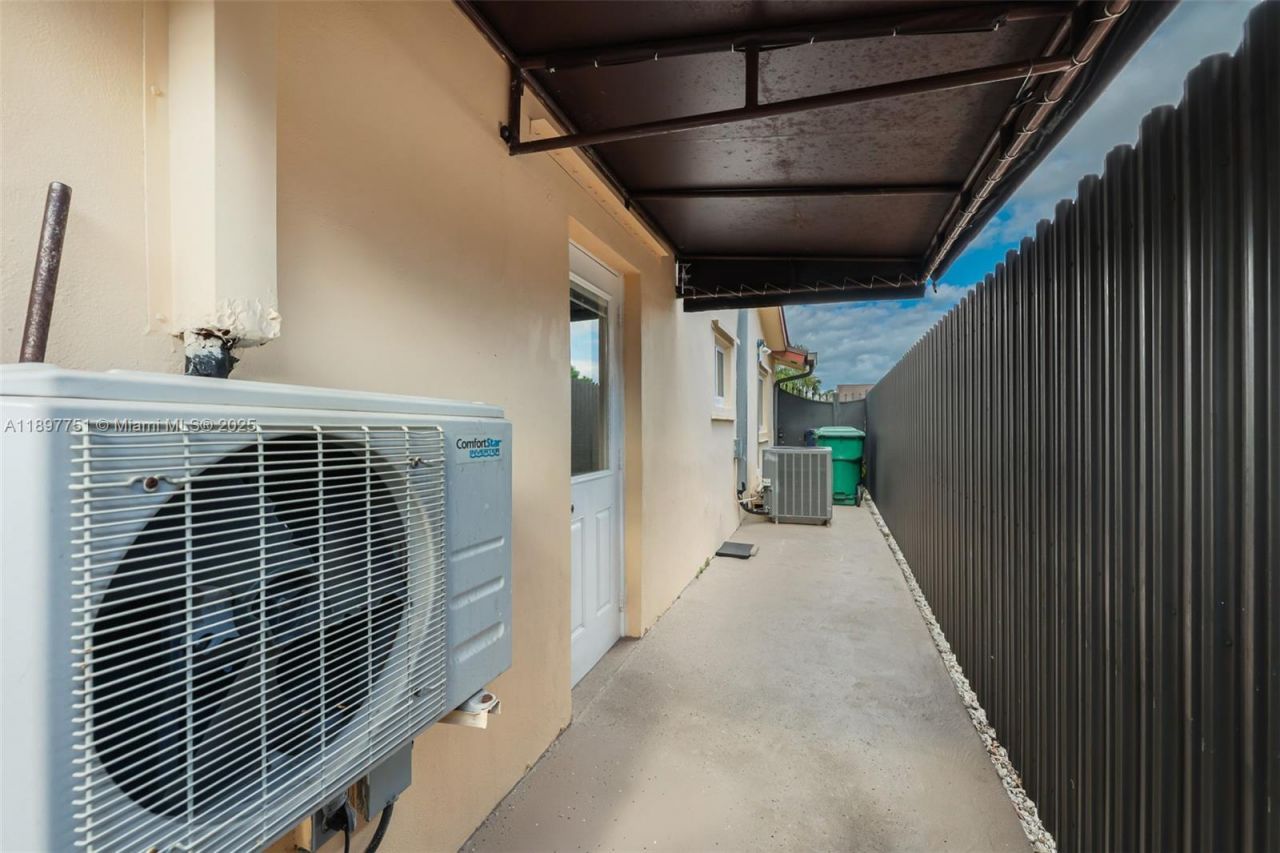 4216 SW 138th Ct, Miami, FL 33175 Photo