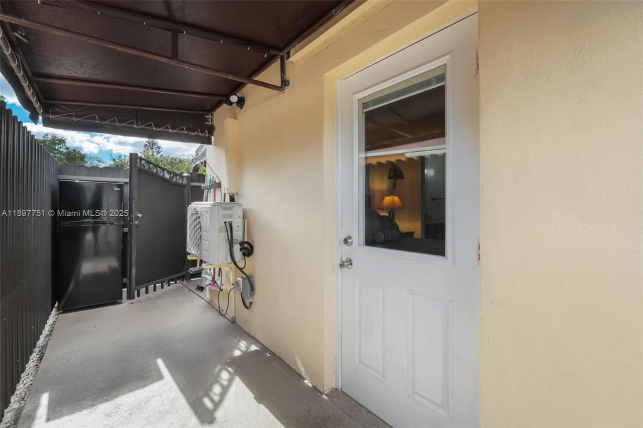 4216 SW 138th Ct, Miami, FL 33175 Photo