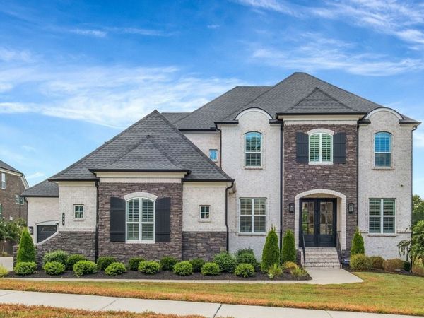 660 Concord Dr, Gallatin, TN 37066