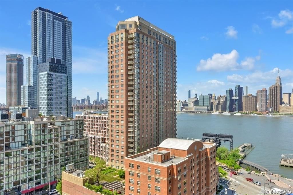 4-74 48th Avenue, Unit 17J, Long Island City, NY 11109 Main Photo