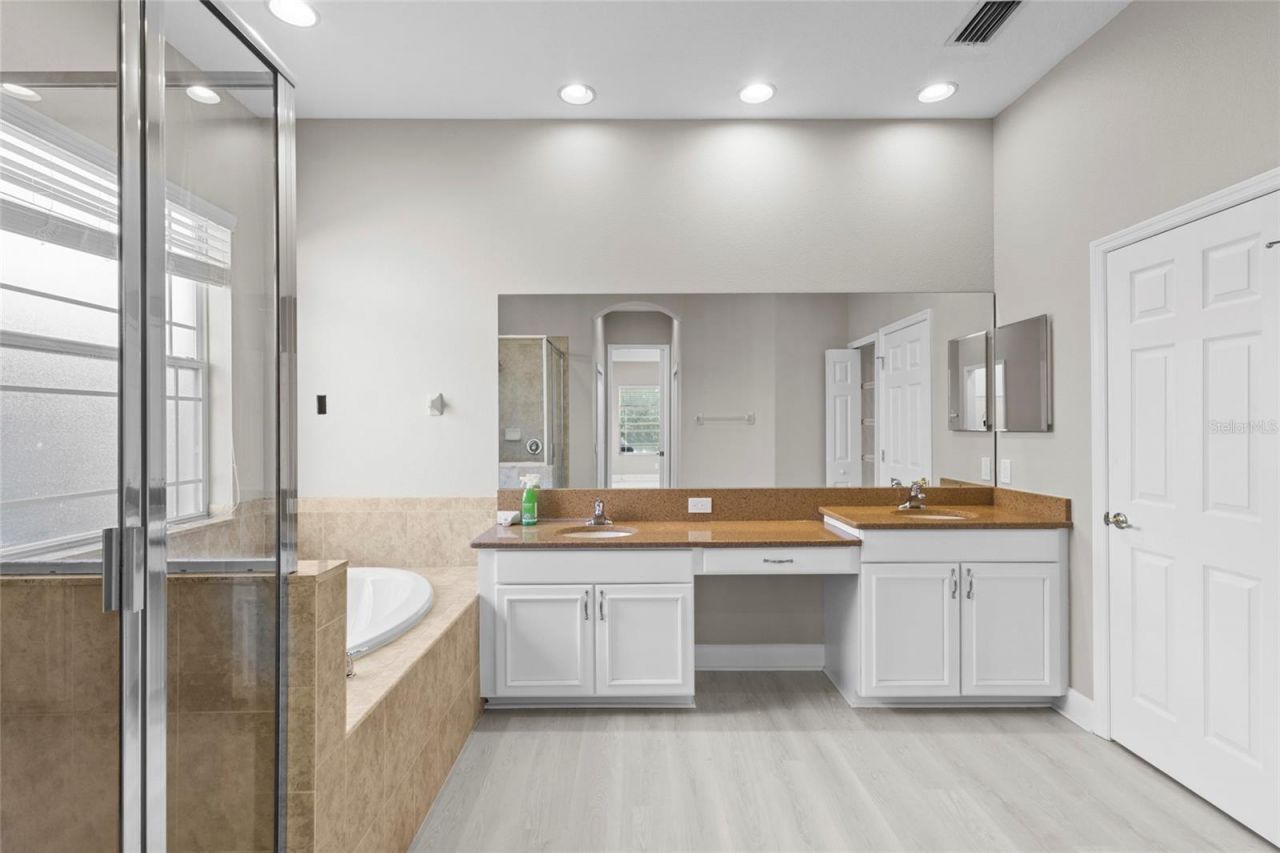 8134 Santa Rosa Court, Sarasota, FL 34243 Photo