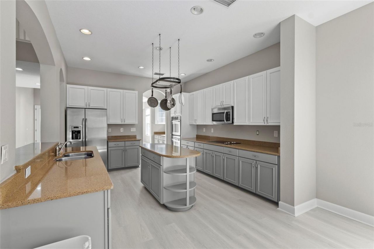 8134 Santa Rosa Court, Sarasota, FL 34243 Photo