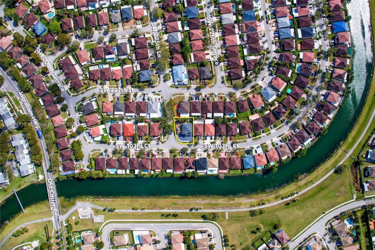 22581 SW 103rd Ct, Cutler Bay, FL 33190 Photo