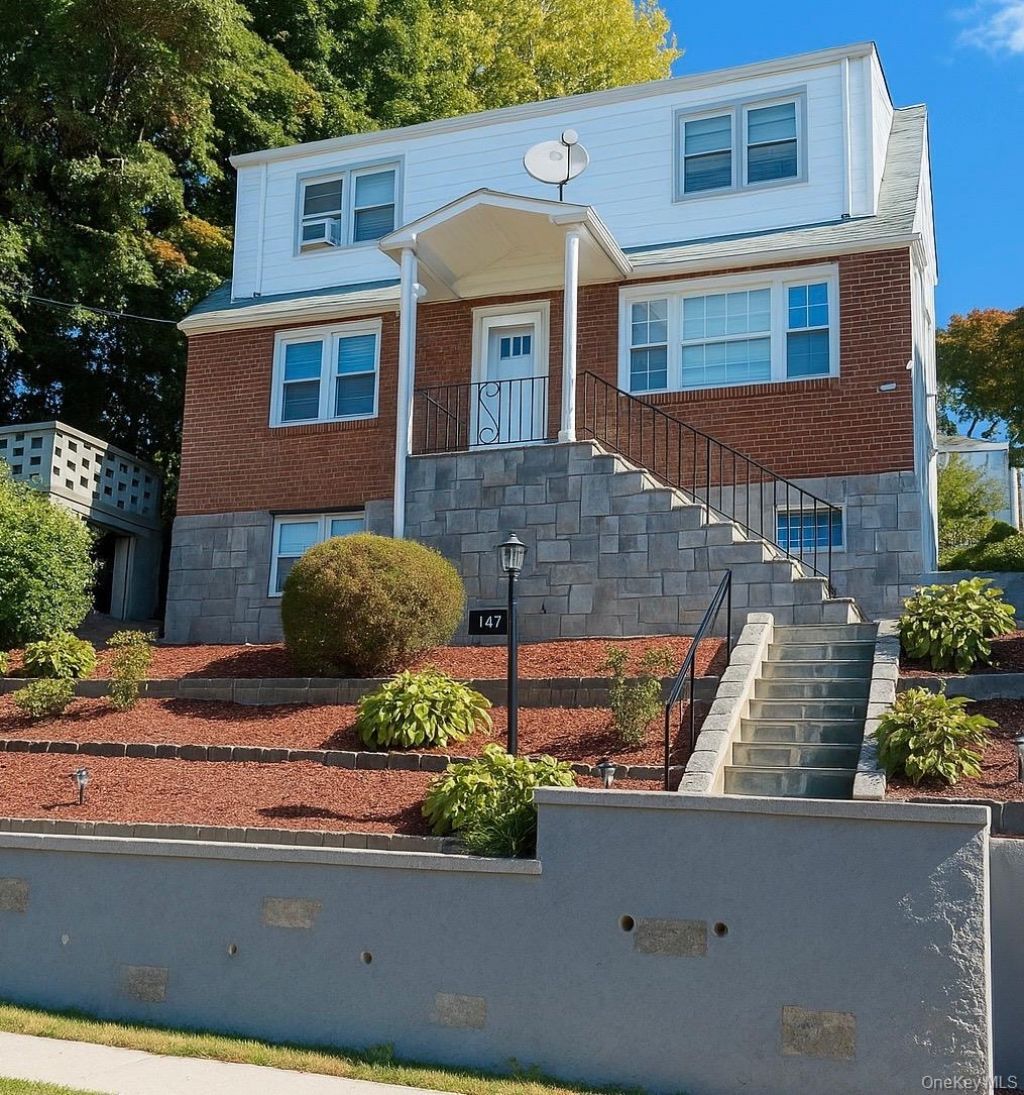 147 Chase Avenue, Yonkers, NY 10703 Main Photo