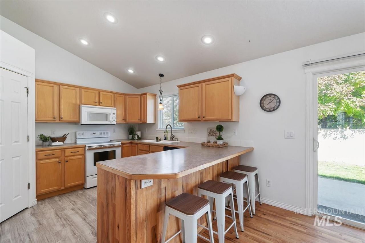 710 W Wildrye Ct, Nampa, ID 83686 Main Photo