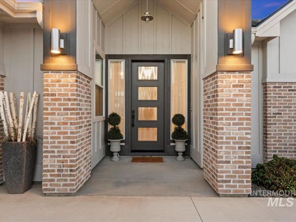 8416 W Meltwater Ln, Eagle, ID 83616